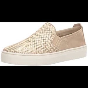 NWB The Flexx Casual Sneakers!